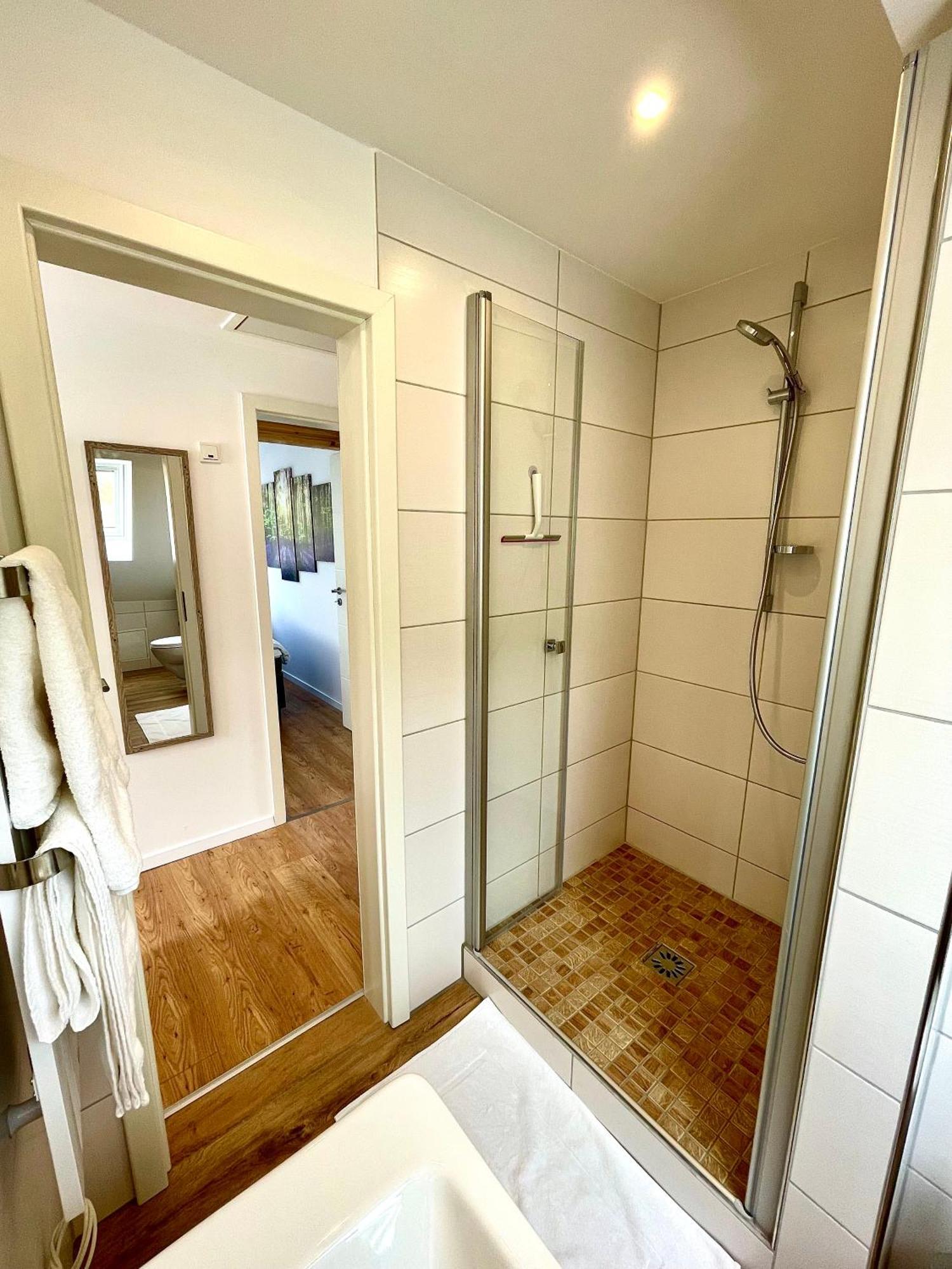 Sky Apartment, Blick Zur Mosel, Grosser Balkon, Kaffeemaschine, Smart Tv Zell an der Mosel Kültér fotó